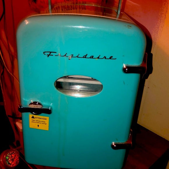 Mini fridge— - Picture 1 of 5